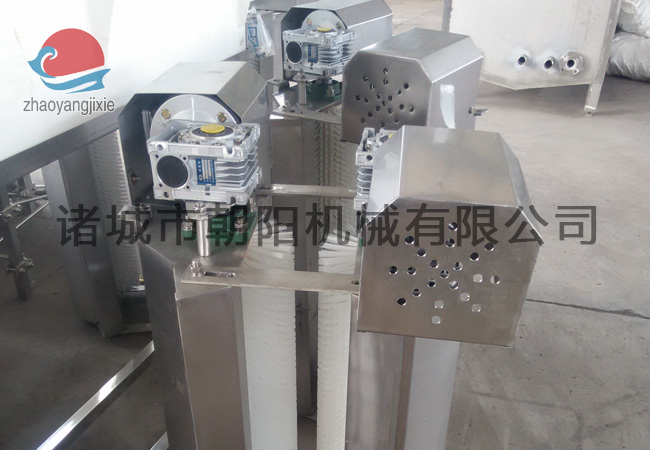 Assembly line cleaning machine